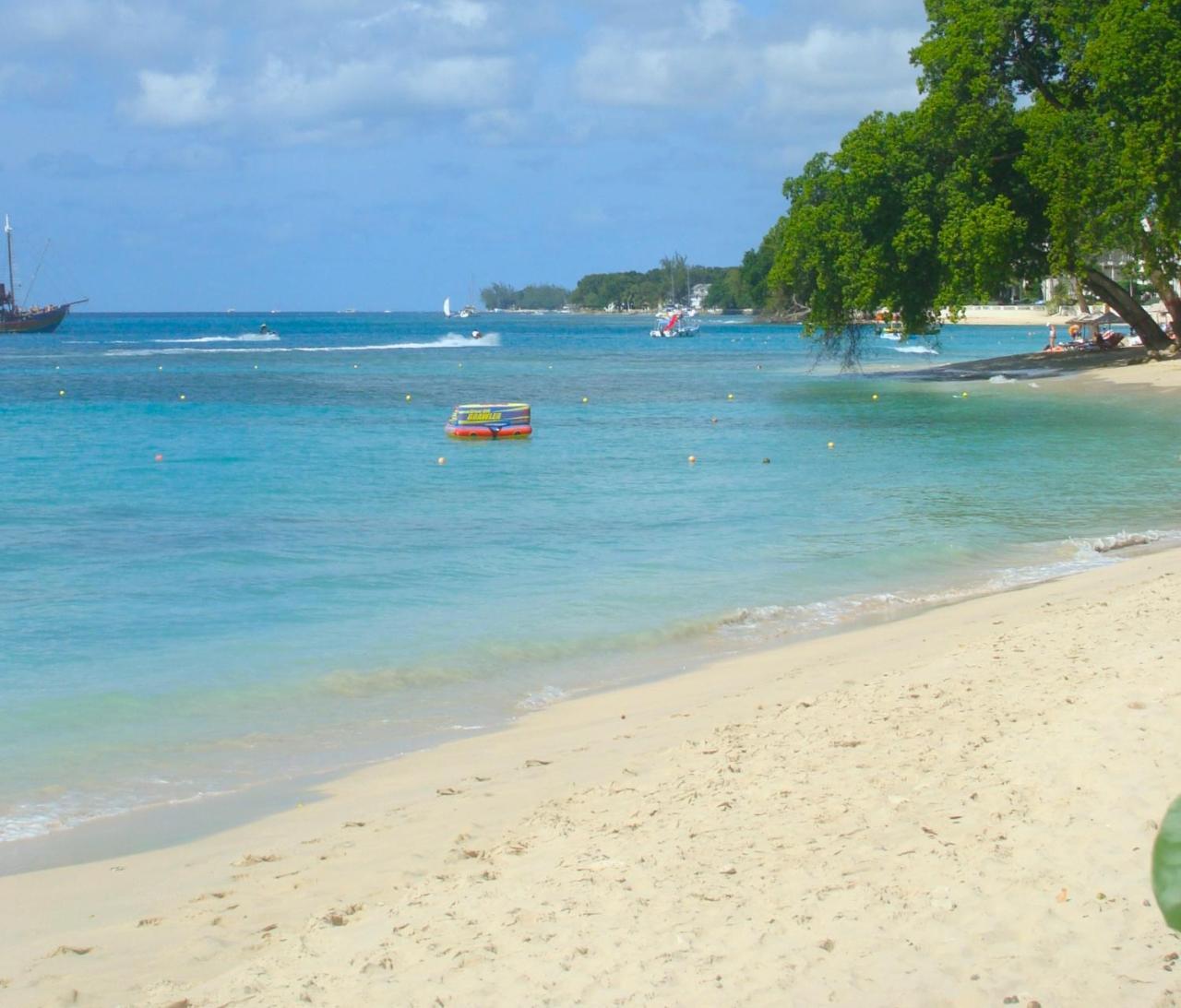 Coral Lane Beach Apartments سانت جيمس المظهر الخارجي الصورة